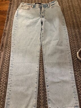 Abercrombie & Fitch Straight Leg Jeans in Light Blue Wash